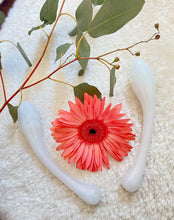 画像をギャラリービューアに読み込む, Angela-ミルクグラス天使の羽ワンド/ Milk Glass Angel Wing Wand